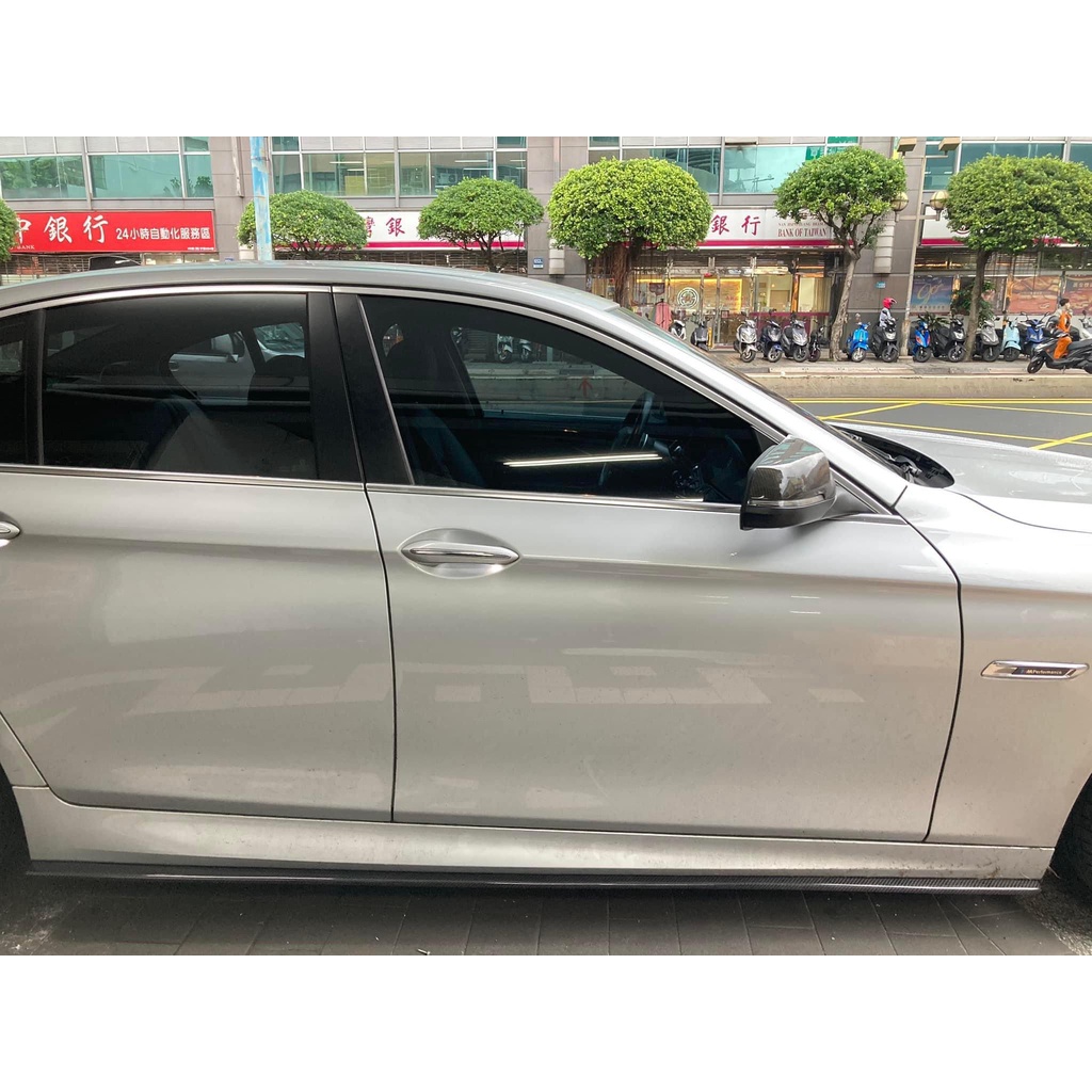 寶馬 BMW F10 F11 P款碳纖維側裙 520側裙 528碳纖側裙 535側裙 550側定風翼