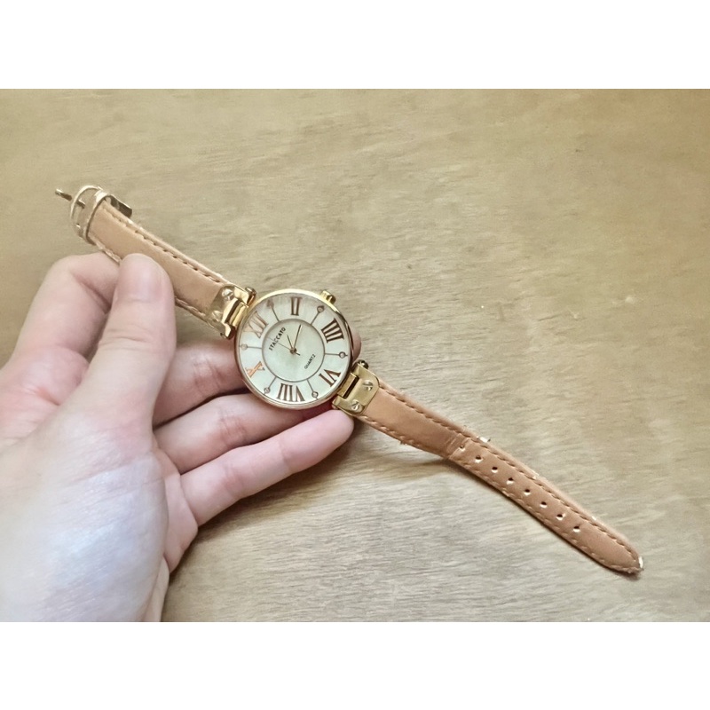 韓國品牌 Staccato 貝殼奶白手錶