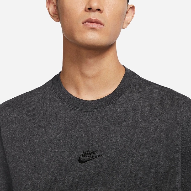 全新 五折優惠 Nike 基本款 胸前電繡小logo 深灰色 男生休閒穿搭 DN5241-254