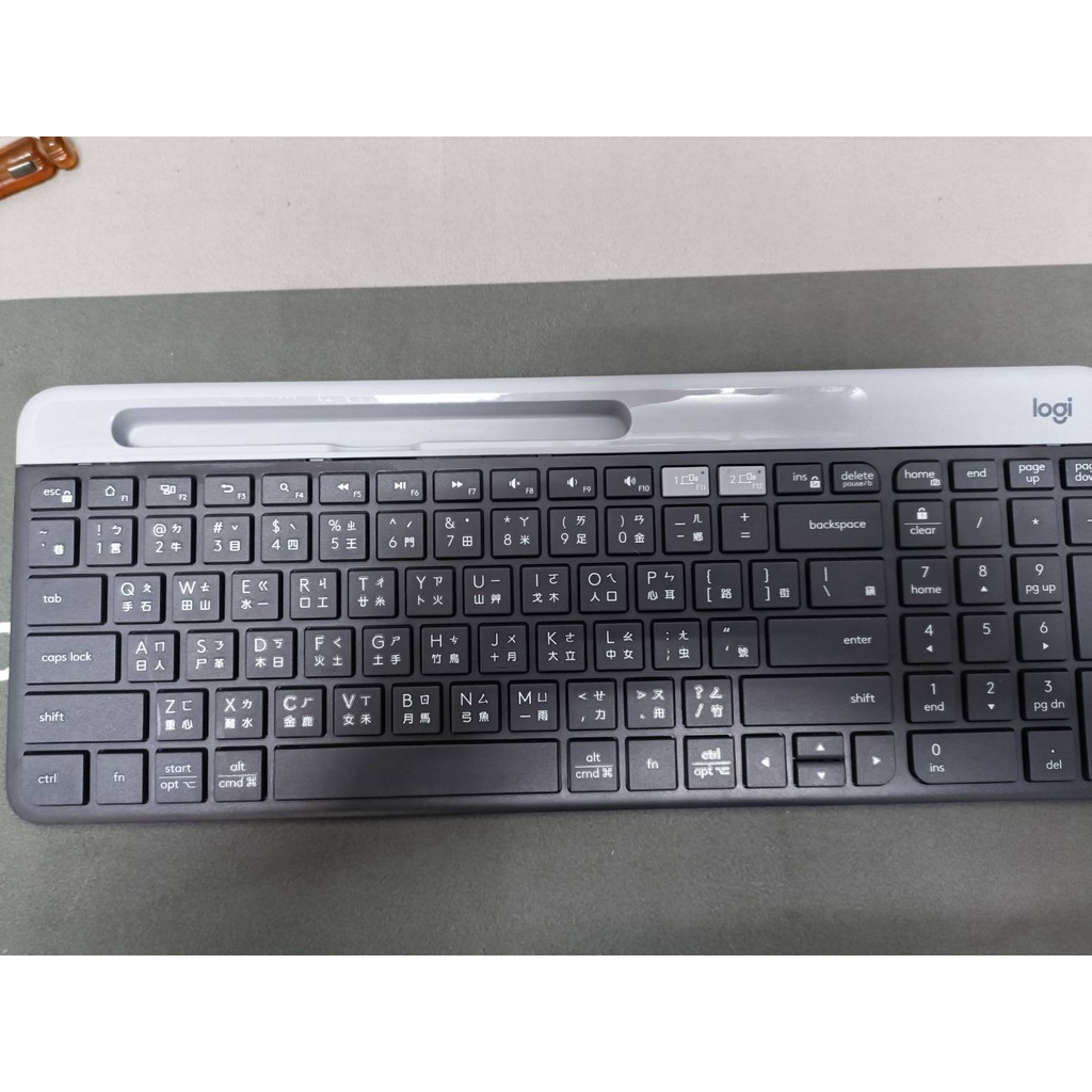 二手 Logitech 羅技 K580 超薄 跨平台 雙平台 無線 藍牙鍵盤