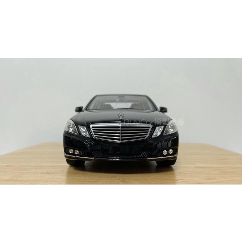BuyCar模型車庫 1/18 1:18 Benz W212 E350 絕版 模型車