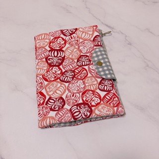 Amazu 小人生😊現貨|手工製作|彌月禮盒|寶寶手冊套-日本福神不倒翁
