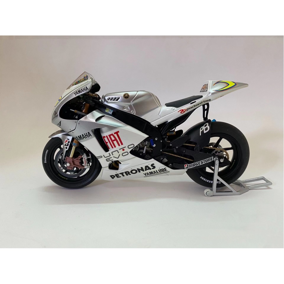 田宮模型 Minichamps 1/12雅馬哈 羅西 YAMAHA YZR-M1 '09  #14120 #zyp168