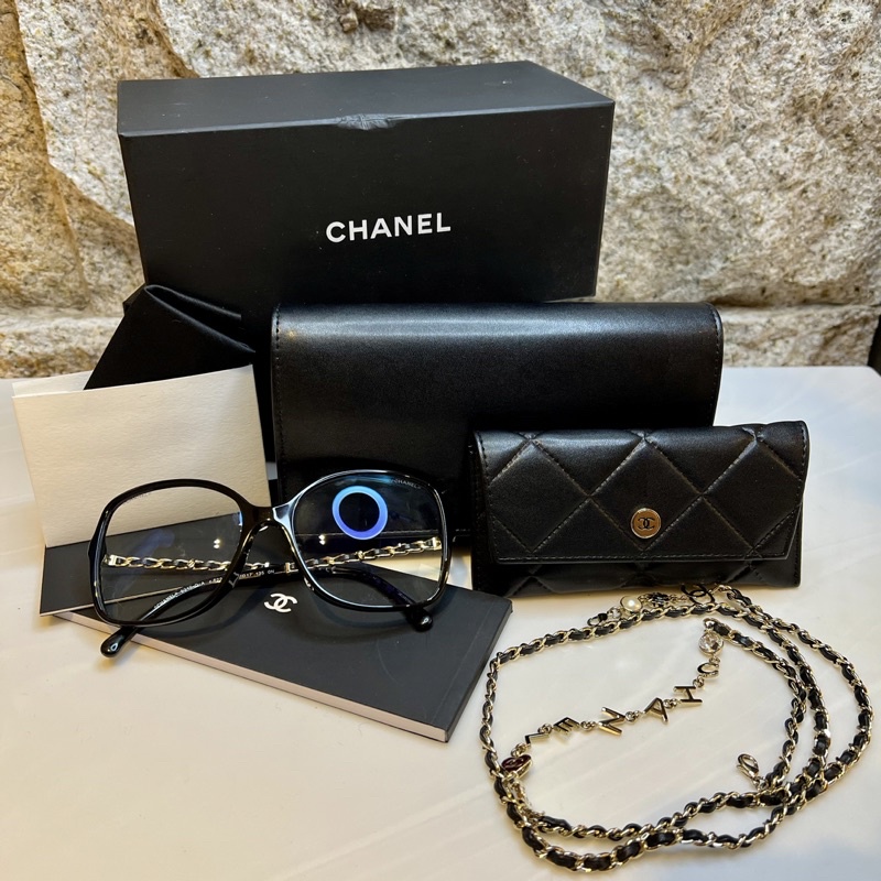 CHANEL 專櫃正品 香奈兒平光眼鏡皮穿鏈眼鏡包零錢包（全新）（有保卡）