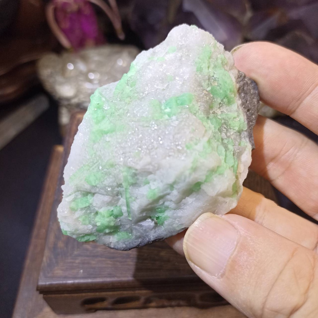 飛水晶-95(125g)雲南祖母綠原礦