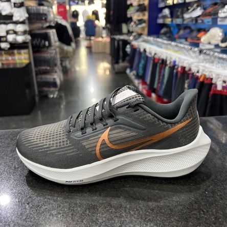 NIKE WMNS ZOOM PEGASUS 39 女款 慢跑鞋 飛馬 DH4072-007 灰玫瑰金