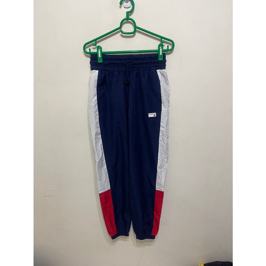 「 二手衣 」 New Balance 男版防風長褲 M號（藍）47
