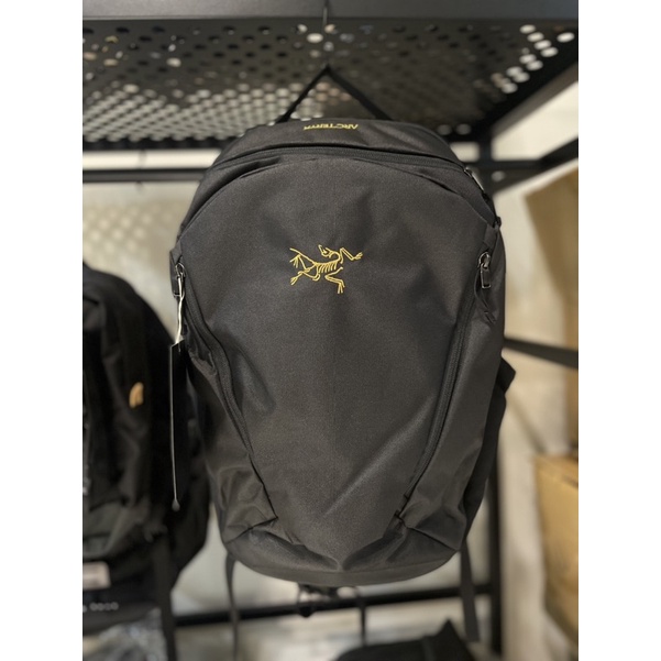 ｛ Via ｝台北信義 ARC’TERYX Mantis 26 Backpack 刺繡後背包 現貨