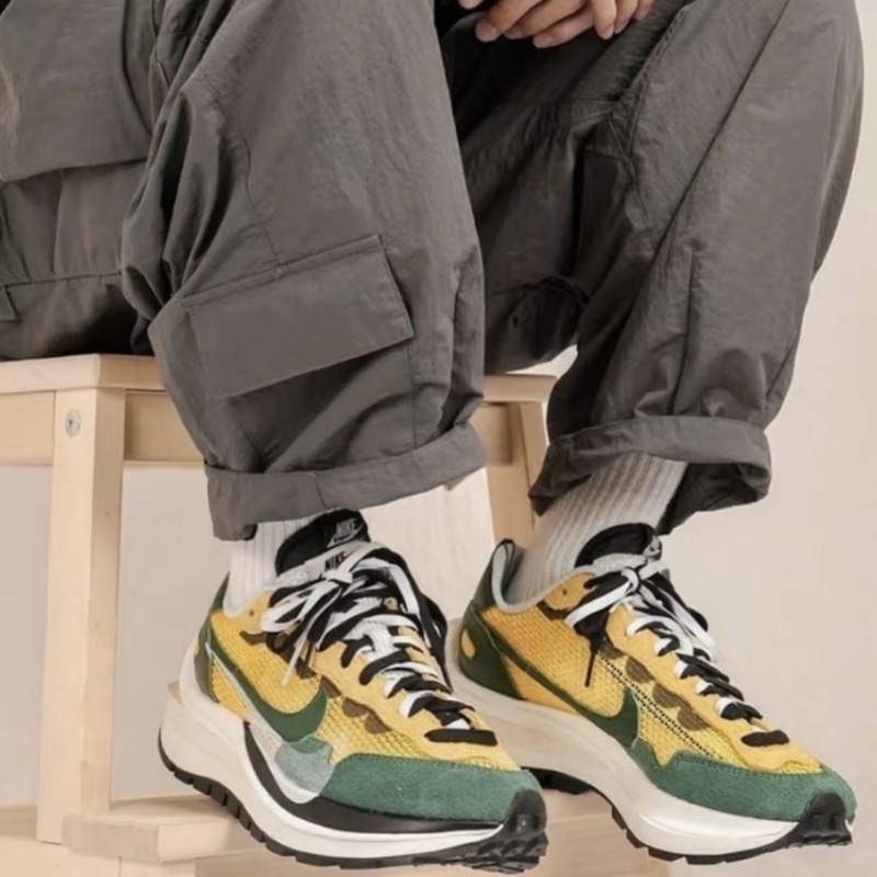 【Leein】Sacai x Nike Vaporwaffle 黃綠 聯名 解構 雙勾 男女鞋 CV1363-700