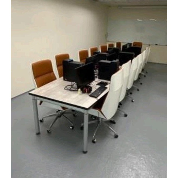 桃園國際二手貨中心-----9成新 525×120公分 現代款 船型會議桌 辦公桌 工作桌（3件式組裝）