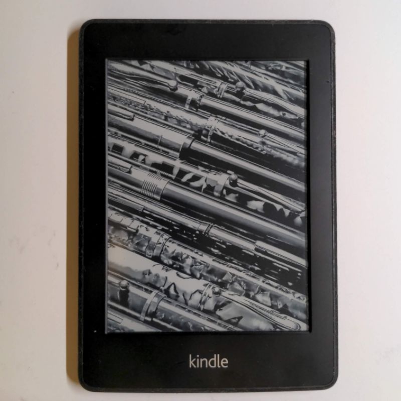 (二手,接近故障) Kindle paperwhite 3G (2012年版)