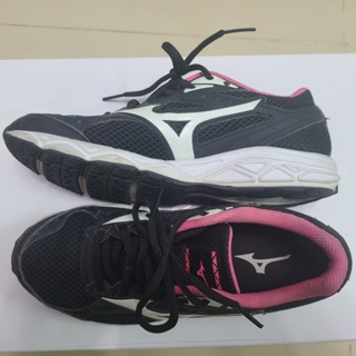 Mizuno美津濃 女慢跑鞋 尺寸：US7(23.5cm)