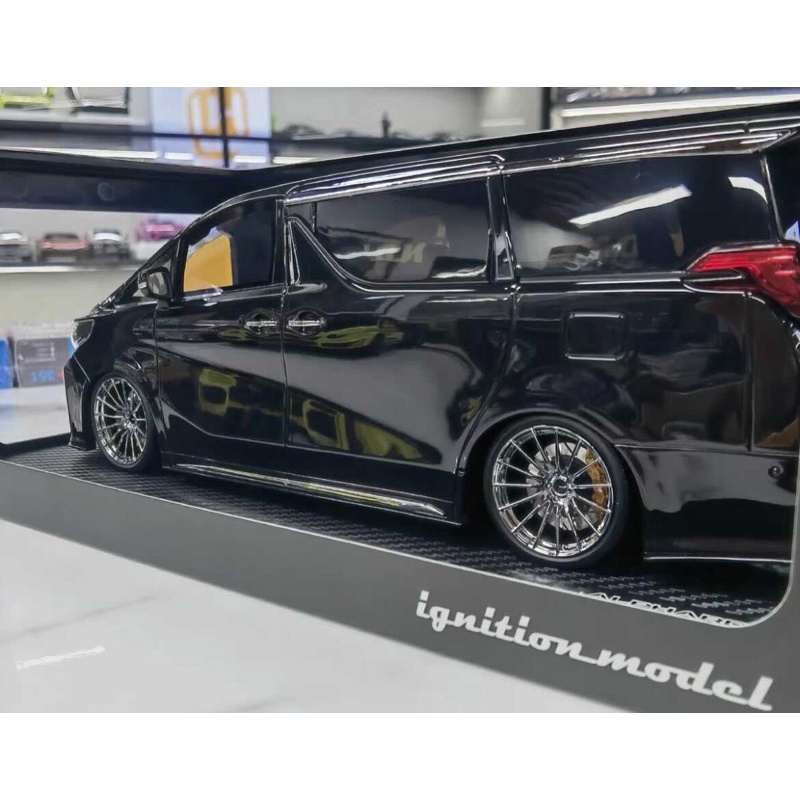 BuyCar模型車庫 1/18 1:18 TOYOTA ALPHARD H30W 黑色模型車