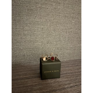 charles & keith 戒指 （連在一起的💍 附盒子