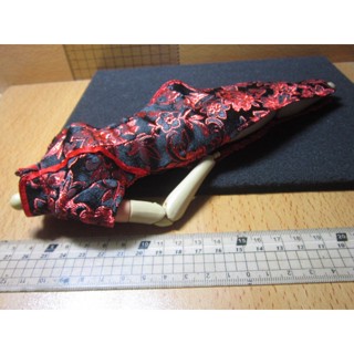 RJ5休閒部門 復古風女偶用1/6紅黑雙色針繡高叉旗袍一件 mini模型