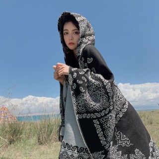 【現貨】臺灣出貨！彩色不規則圖騰花紋連帽披肩斗篷 帶帽斗篷 冬季保暖披肩圍巾 4色系