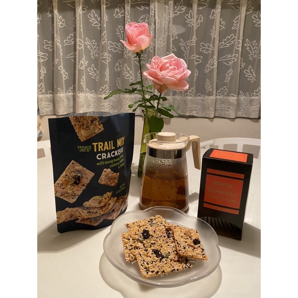 Trader Joe’s 堅果餅乾 TRAIL MIX CRACKERS