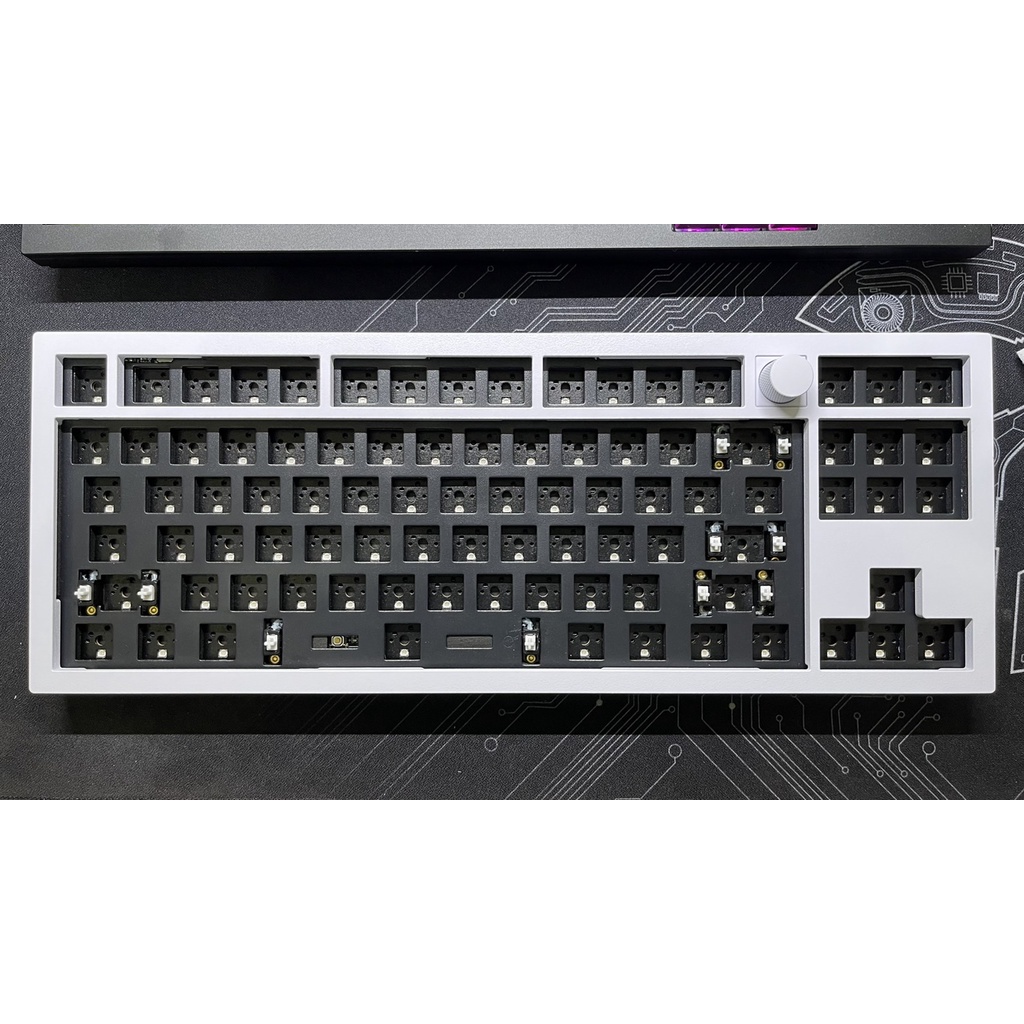 Keychron Q3客製化gasket設計機械鍵盤87+1鍵CNC陽極鋁殼-旋紐版 (自售) 極新 套件 含聲音包