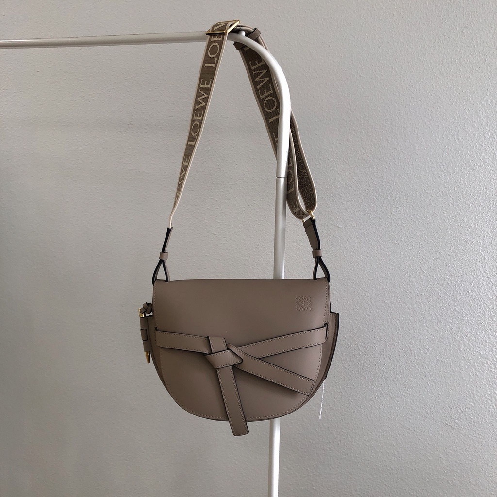 Findyourstyle 正品代購 Loewe small gate 沙色