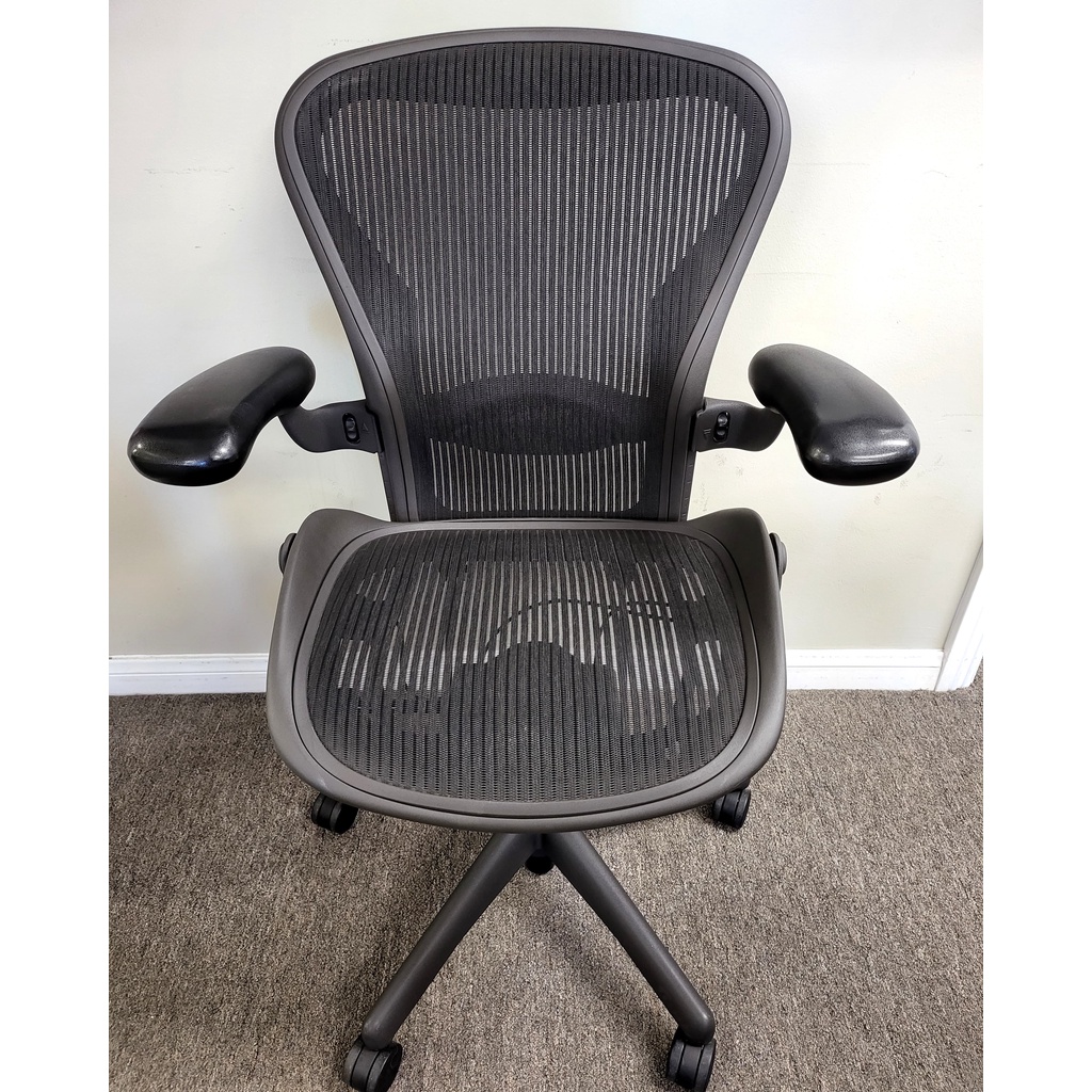 二手Herman Miller Aeron 1.0 美製基本款款鋼製腳人體工學椅 size B 缺機構盒上蓋