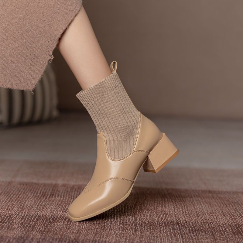棕色復古英倫風馬丁靴女針織簡約彈力靴襪靴冬季新款平底瘦瘦靴短筒靴