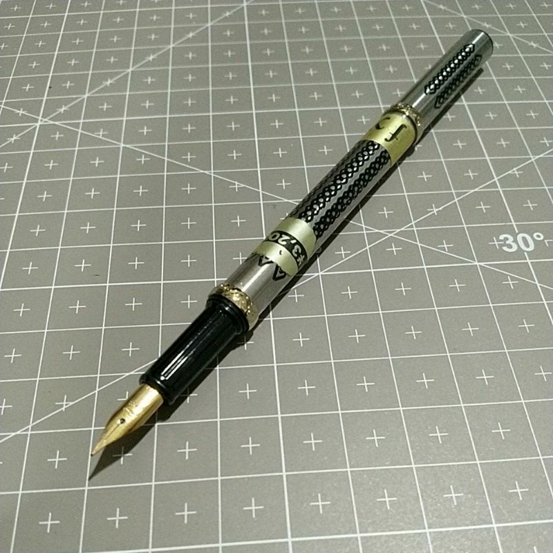 日本製 Sailor 寫樂 F-8 短鋼筆 迷你鋼筆 扭索紋 女用