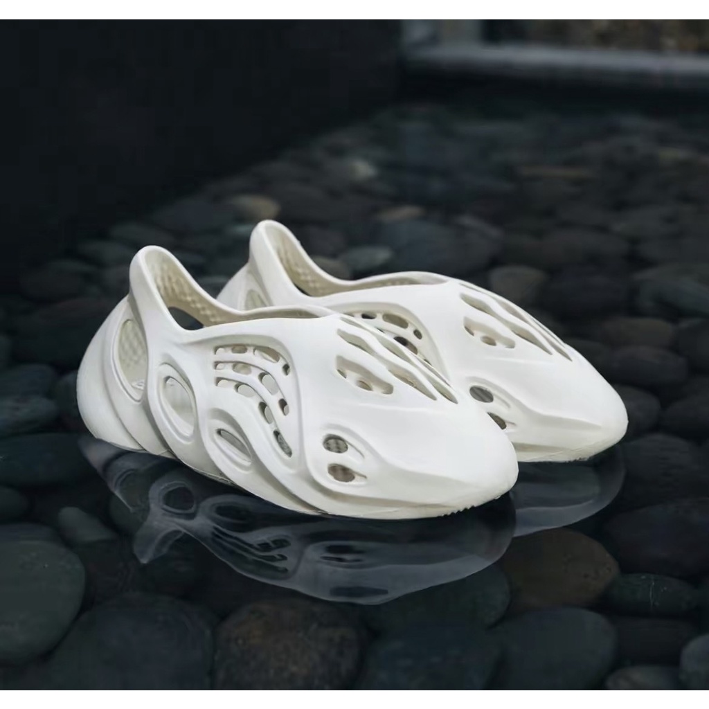adidas Yeezy Foam Runner Sand 沙白 骨白 洞洞鞋 懶人鞋 FY4567-2022