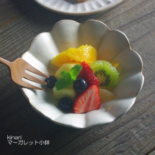 *現貨*日本製 職人手工製作 益子燒 瑪格麗特小花缽 KINARI 陶盤 點心盤 義大利麵盤 餐盤 菜盤 花瓣盤 花盤