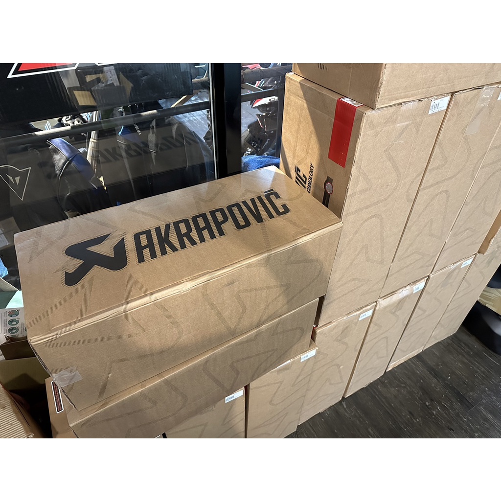 AKRAPOVIC 正蠍子管   CB650R/CBR650R 排氣管  四孔蠍1月交貨