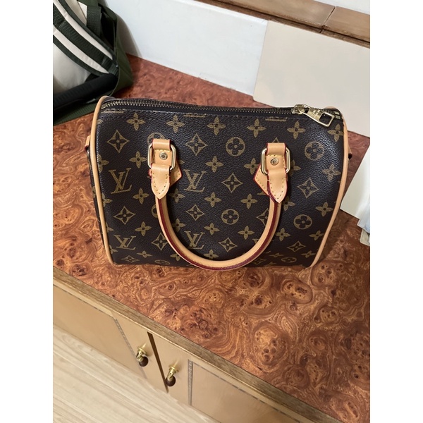 LV speedy 25(非正品）二手.有背帶