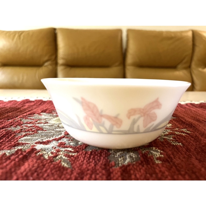 法國 ARCOPAL老件 高雅白色粉色鳶尾花 飯碗 湯碗 強化玻璃餐碗 12*5.5cm （絕版品）