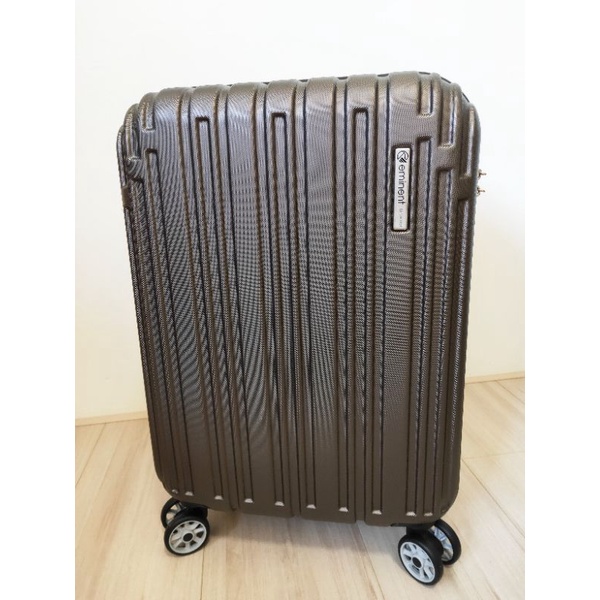 【全新】eminent 旅行箱 型號KG82 尺寸20”行李箱（沙漠金）