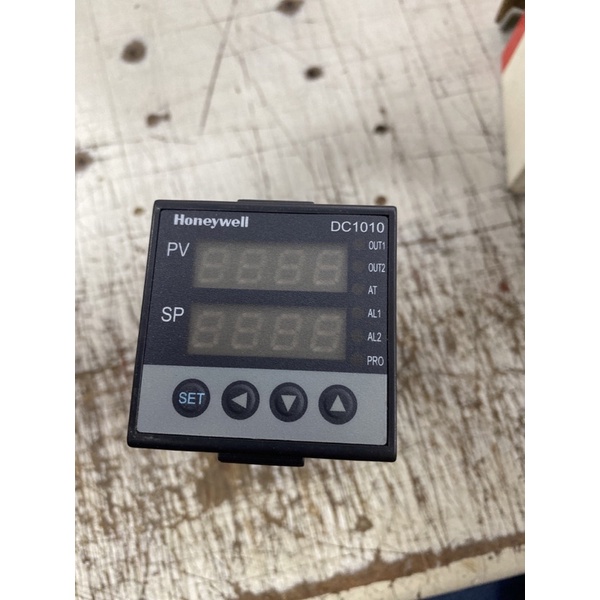 Honeywell DC101CR-202-000-E 溫控顯示器