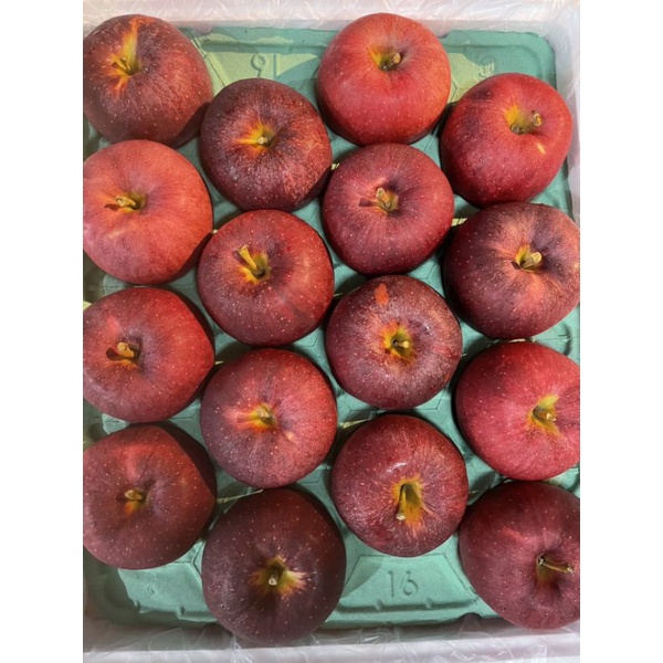 #日本青森#大紅榮富士蘋果~重量：單粒9.5~10.5兩重（1盒12粒裝）超商免運