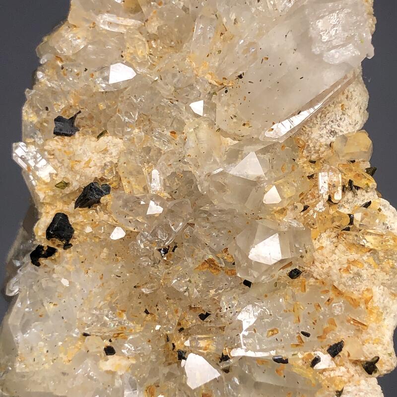 《憶寶珍藏》YP12 天然原礦 雲南 葡萄石與水晶、矽鐵灰石共生 原礦 礦物 標本 礦標 礦石 原石 天然水晶 晶礦