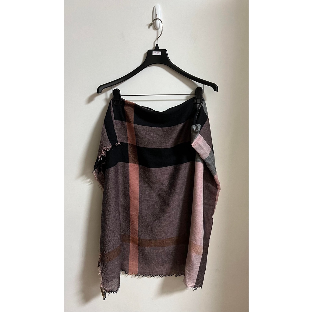八成新 正品 BURBERRY 博伯利 經典格紋圍巾 粉色經典款圍巾 玫瑰粉格紋圍巾 格紋薄款圍巾 140x140 /七