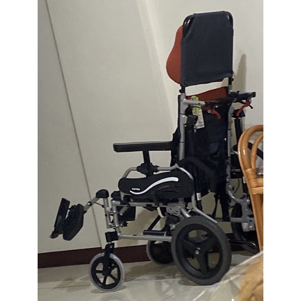 康揚柯170度輪椅，買來後才坐兩次，9.5成新，台東市可以自取