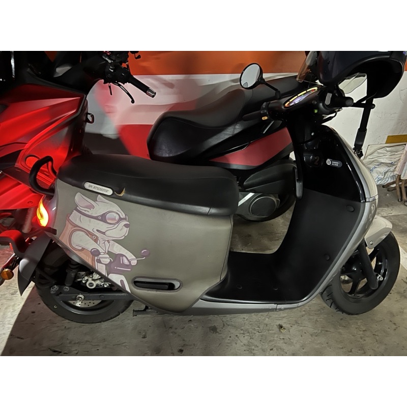 Gogoro 2 Premium 銀色皮帶版