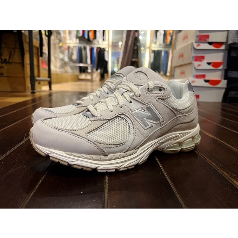 【EST】NEW BALANCE 2002R 米白 M2002RAA