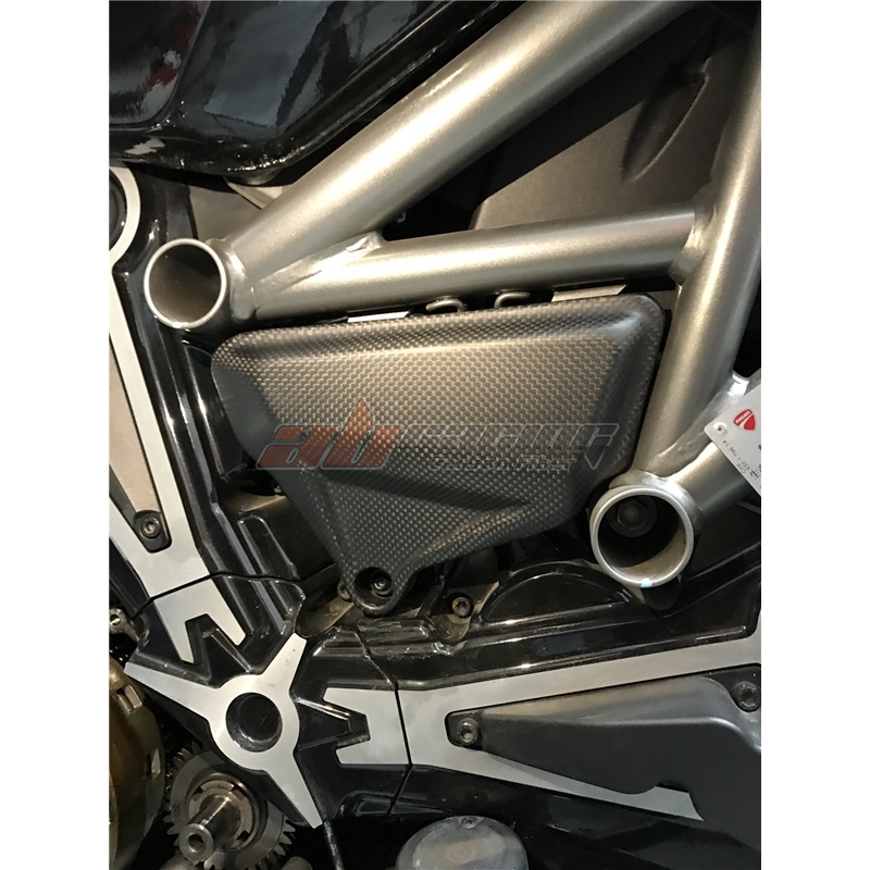 適用于杜卡迪 Ducati X Diavel 碳纖維 改裝兩側 保護蓋擋板