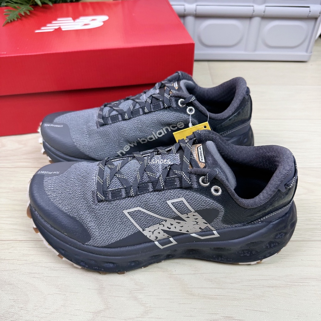 現貨 iShoes正品 New Balance 男鞋 黑 灰 寬楦 越野 慢跑 運動 登山鞋 MTMORCT2 2E