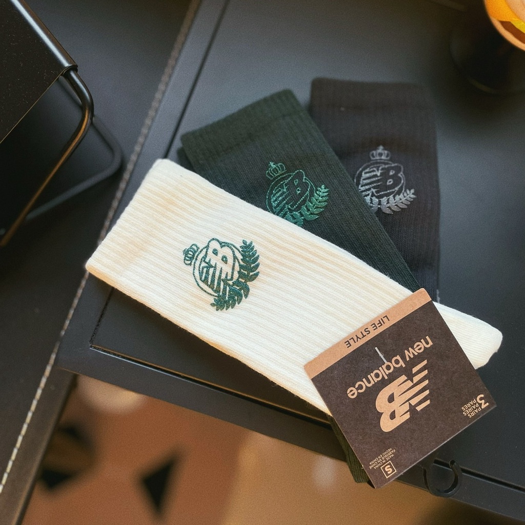 新款🔺New Balance Socks 桂冠 皇冠 白色 森林綠 黑色 小腿襪 長襪 襪子 國外限定色