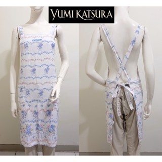 ☆一身衣飾☆ 日本設計師品牌【Yumi katsura 桂由美】白色 藍玫瑰花束 粉薔薇 圍裙~直購價299