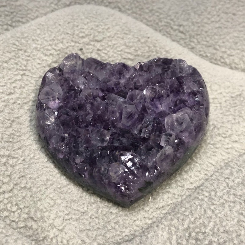 ⭐️烏拉圭紫水晶愛心（附壓克力架 ）原皮原礦