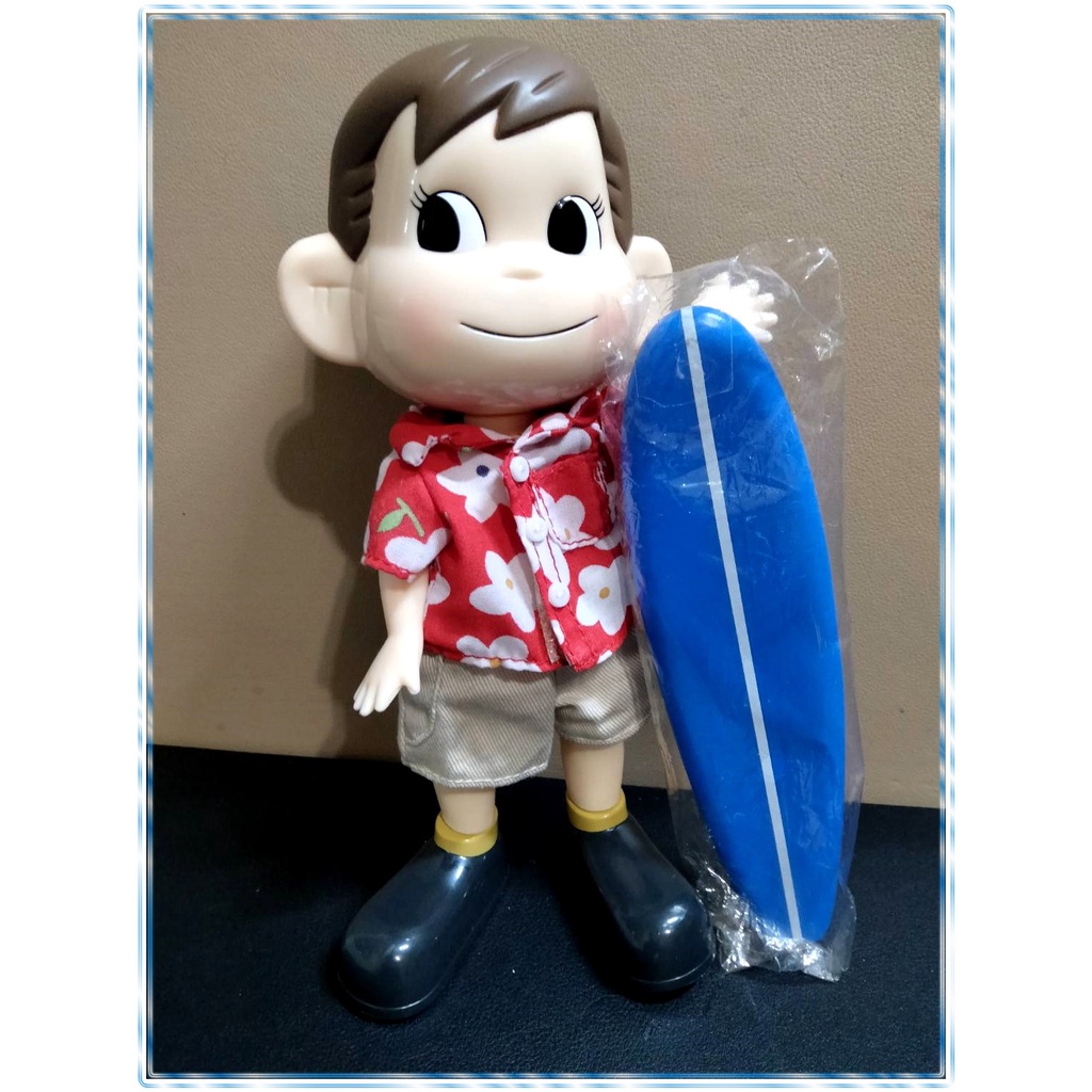 日本帶回早期正版絕版-現貨無盒-FUJIYA不二家POKO牛奶弟夏威夷裝附滑板可動人形公仔玩偶-高約20公分