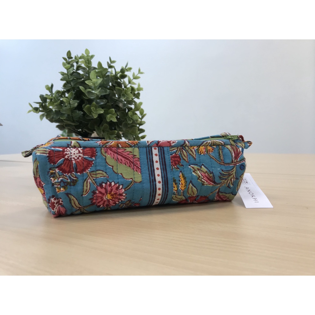HOOMA印度Anokhi品牌手拓 手工布包 萬用包 化妝包 旅行包(藍底紅花) 20*5*5 cm