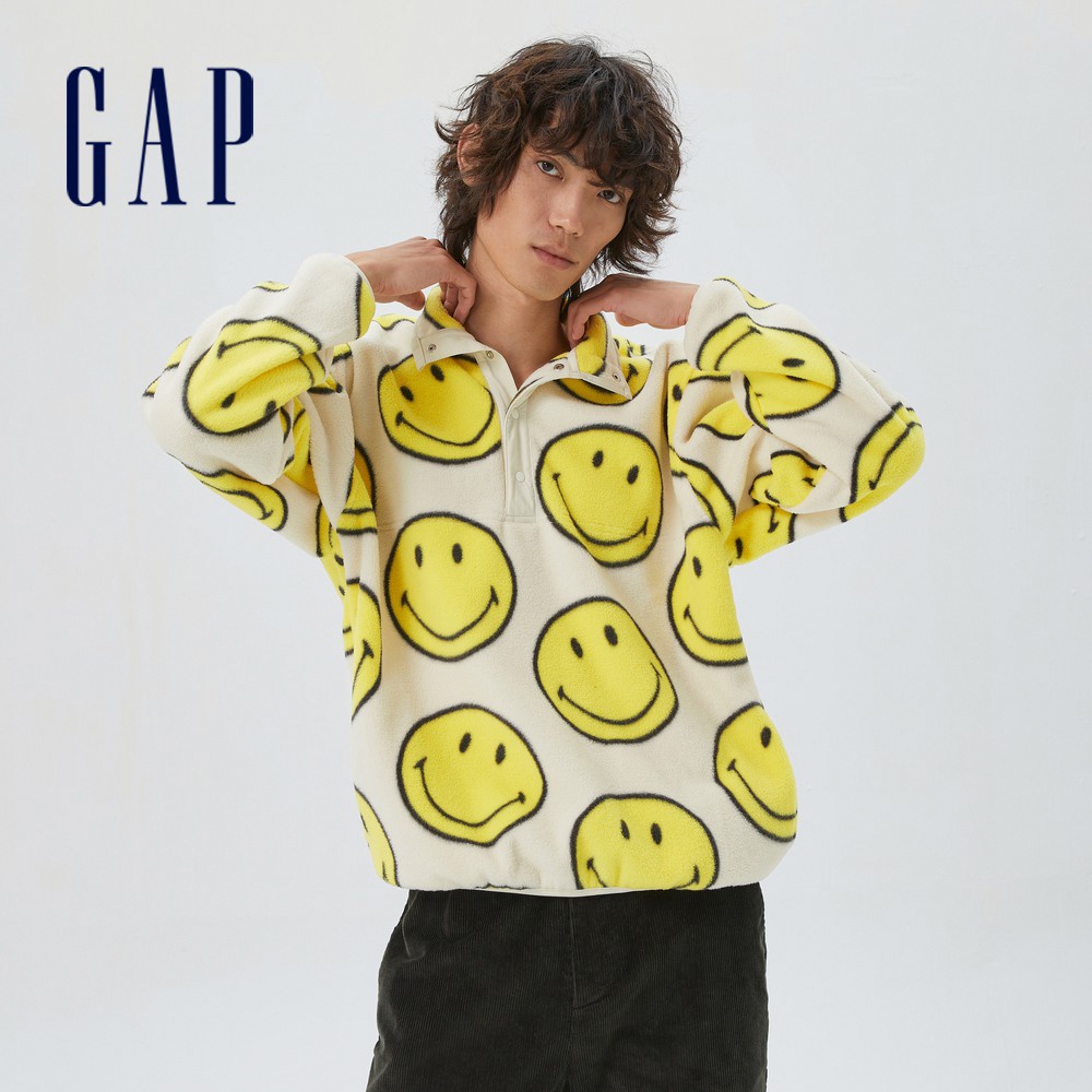 Gap 男女同款 Gap x SMILEY聯名 立領搖粒絨印花大學T-米白色(484703)