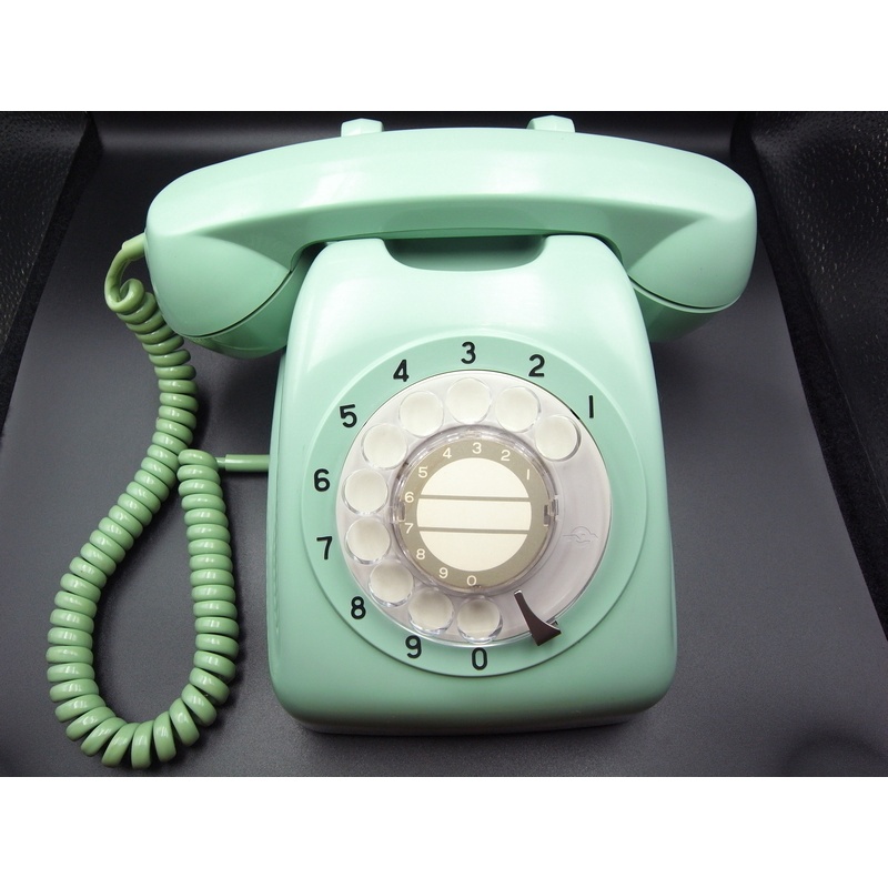 (美品、現貨) 早期。601-A2 轉盤式電話 1984年日立生產 (青蘋果綠) 可撥接、當擺設(功能正常，已清潔乾淨)
