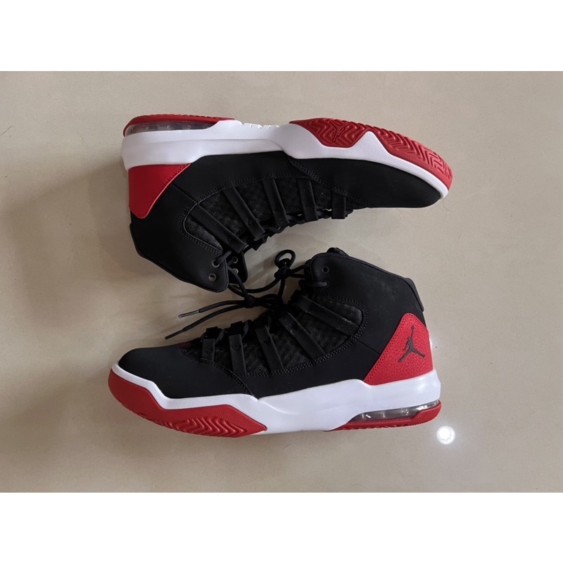 JORDAN MAX AURA BLACK GYM RED US12