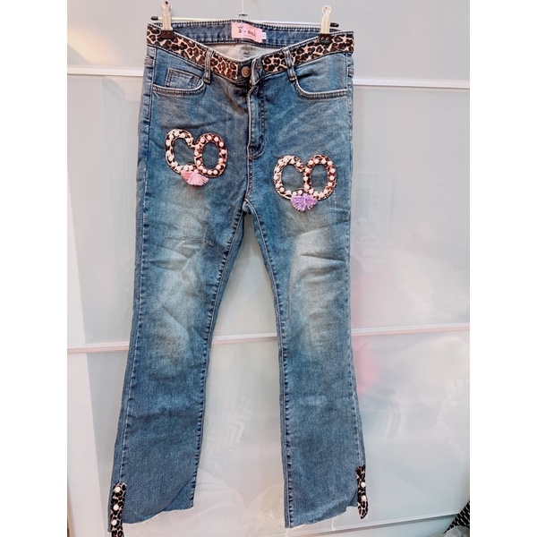 🈹️愛出清🔥韓國🇰🇷正韓Aboll阿寶家藍色coco釘珠蕾絲粉色花豹紋腰拼布牛仔褲，設計很美。尺寸M。